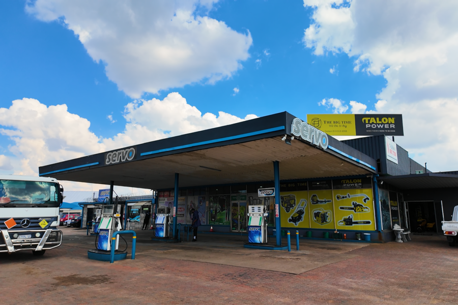 The Big Time Petrol Diesel Station Truck Meyerton South Africa Fox ESS Beast H3 Plus.